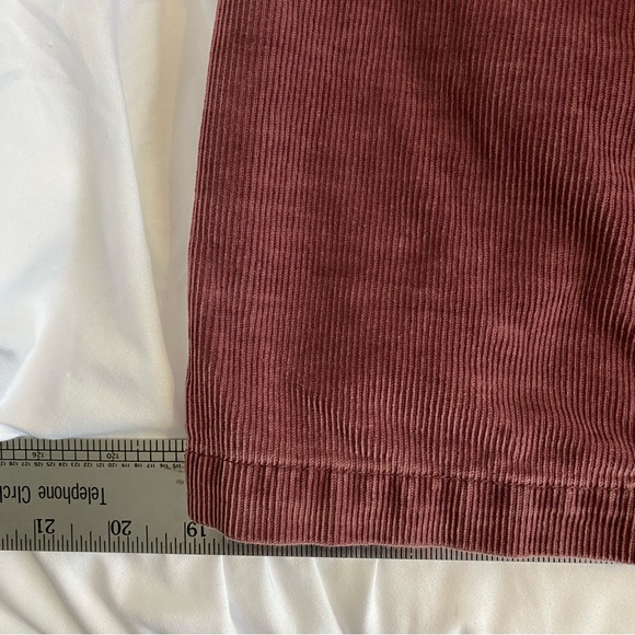 Gap Corduroy Mini Skirt, Size 2, Burgundy with Snap closure. - Picture 3 of 4